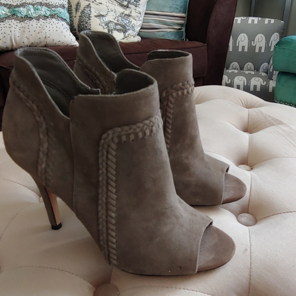 Size 7 Vince Camuto shoe